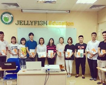 Rất nhiều học bổng hấp dẫn được Jellyfish trao cho học viên xuất sắc mỗi tháng