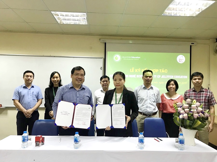 Jellyfish Education ký kết hợp tác đào tạo và cung ứng nguồn nhân lực với Học viện Công nghệ bưu chính viễn thông - Ảnh 1